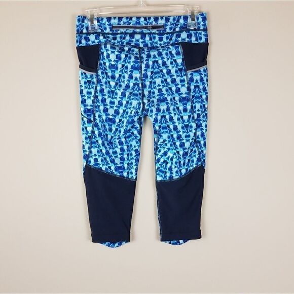 Athleta Blue Tie Dye Be Free Knicker Capri Cropped Leggings - Picture 6 of 9